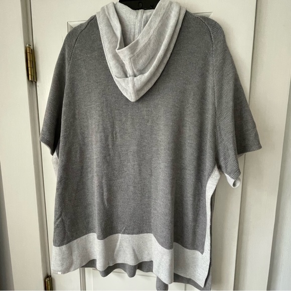 Lululemon Opened Up Poncho - Picture 5 of 10